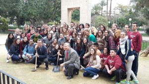Consejera de Sanidad, alcalde de Murcia y Presidente de aecc con alumnos de Cesur Murcia