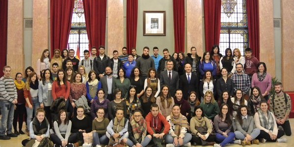 El Alcalde de Murcia recibe a los alumnos de Cesur