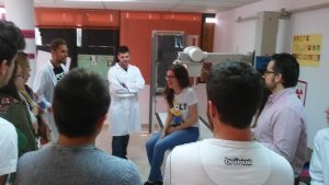 Alumnos de Imagen explicando las técnicas de Radiología Convencional.