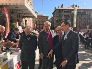 Sr. D. Agustín Navarrete Montoya, presidente de la aecc, la Ilma. y el Ilmo. Sr. D. José Ballesta Germán, alcalde de la ciudad.