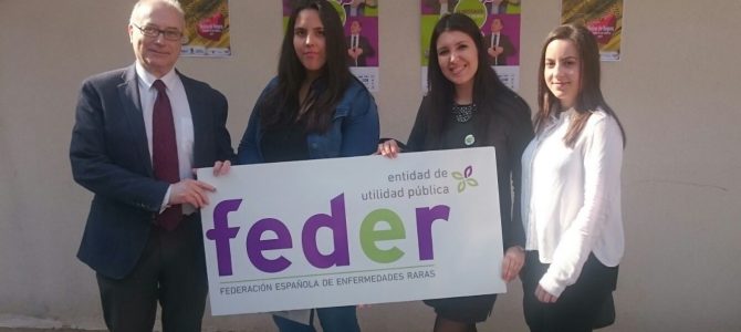 Dr. Pedro Hernández, Natalia, Noelia y Lucía en photocall de FEDER.