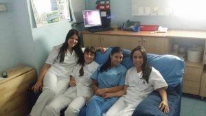 Noelia con sus compañeras en el Hospital de Molina.