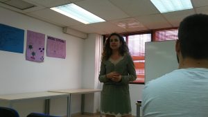 Dña. Neus Soler felicitando al CESUR Murcia por su iniciativa.