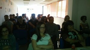 Alumnos CESUR atentos a la explicación del Dr. Manuel