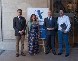 D. Sergio López, Padrino de promoción, Dña. Eloísa de Velasco, Coordinadora de Sanidad, D. José Tomás, Director de Cesur y D. Miguel Ángel Ruiz, Director de D´genes. D. Sergio López, Padrino de promoción, Dña. Eloísa de Velasco, Coordinadora de Sanidad, D. José Tomás, Director de Cesur y D. Miguel Ángel Ruiz, Director de D´genes. 