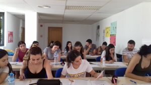 Alumnos de CESUR Murcia ultiman detalles antes del examen del CSN