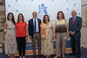 Dña. Pilar Tovar, jefa de estudios, Dña. Mª Belén Mata, madrina de promoción TSIDMN, D. José Tomás, director Cesur, Dña. Eloísa de Velasco Coordinadora Sanidad, Dña. Paqui Cano, invitada especial, Dr. Manuel García, Padrino Sanidad.